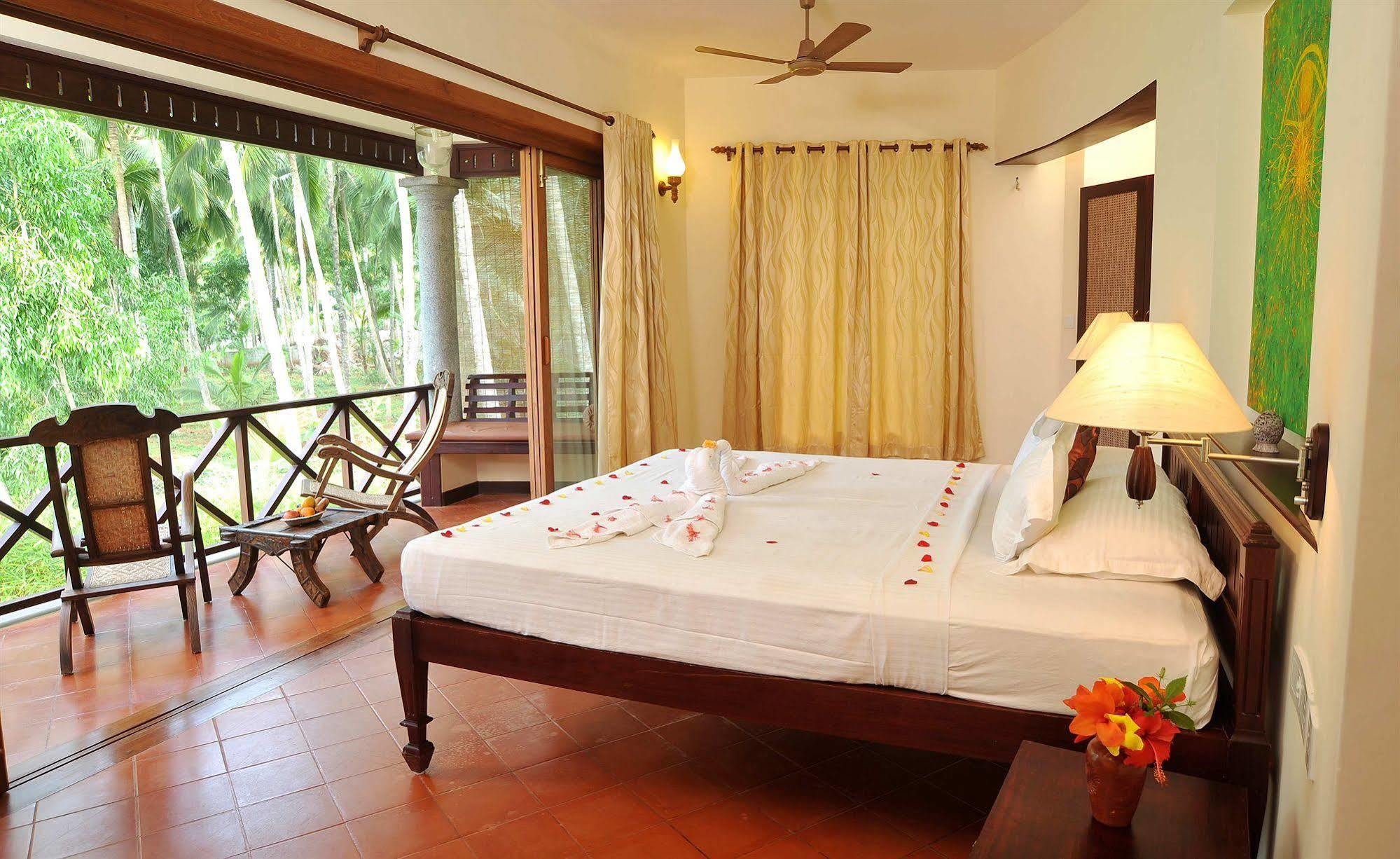 Ananda Lakshmi Ayurveda Retreat Hotel Chowara Exterior photo
